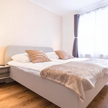 Charming 1Br And 1Lr Apt Modern Design Donaustadt Vienna Exterior photo