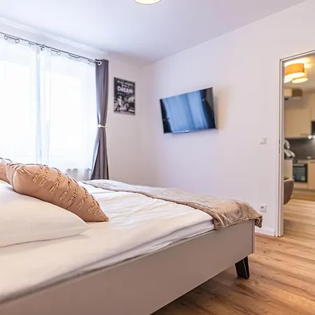 Charming 1Br And 1Lr Apt Modern Design Donaustadt Vienna Exterior photo