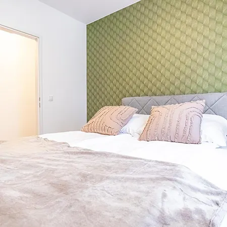 Charming 1Br And 1Lr Apt Modern Design Donaustadt Vienna Exterior photo