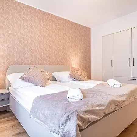 Charming 1Br And 1Lr Apt Modern Design Donaustadt Vienna Exterior photo