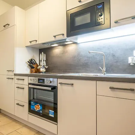 Charming 1Br And 1Lr Apt Modern Design Donaustadt Vienna Exterior photo