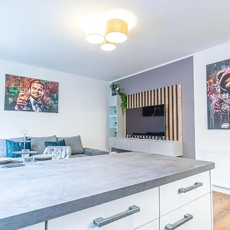 Charming 1Br And 1Lr Apt Modern Design Donaustadt Vienna Exterior photo