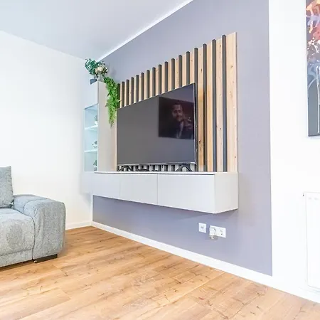 Charming 1Br And 1Lr Apt Modern Design Donaustadt Vienna Exterior photo