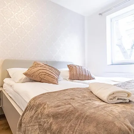 Charming 1Br And 1Lr Apt Modern Design Donaustadt Vienna Exterior photo