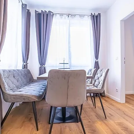 Charming 1Br And 1Lr Apt Modern Design Donaustadt Vienna Exterior photo