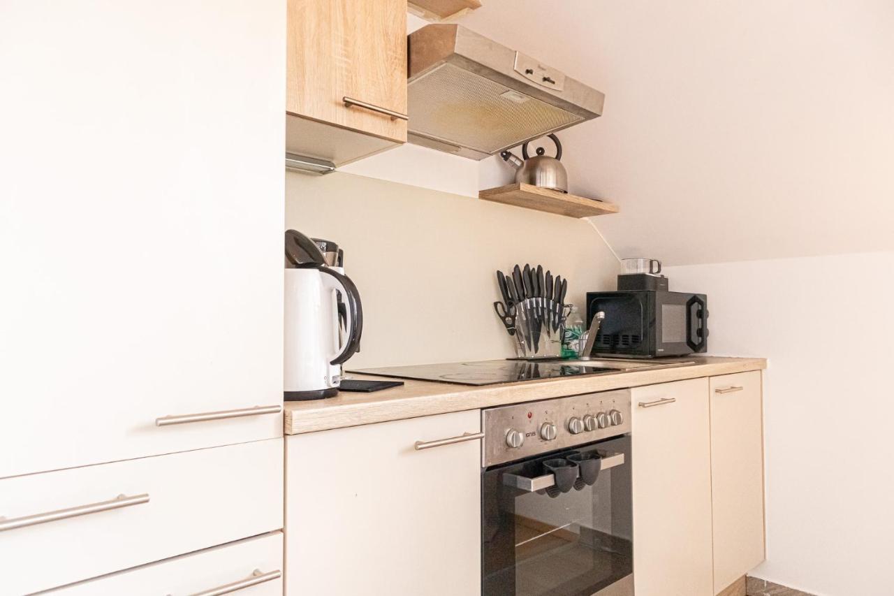 Charming 1br And 1lr Modern Design Donaustadt Apartment Vienna