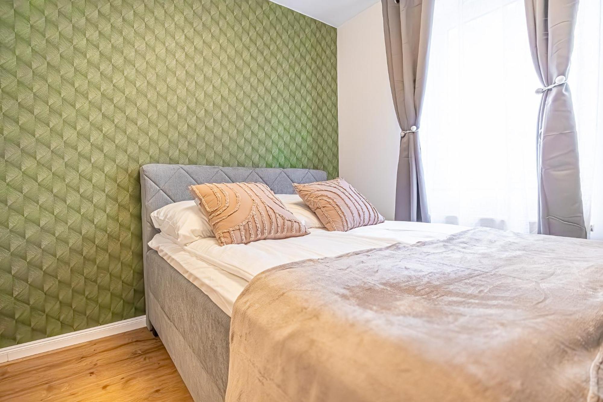 Charming 1br And 1lr Modern Design Donaustadt Apartment Vienna