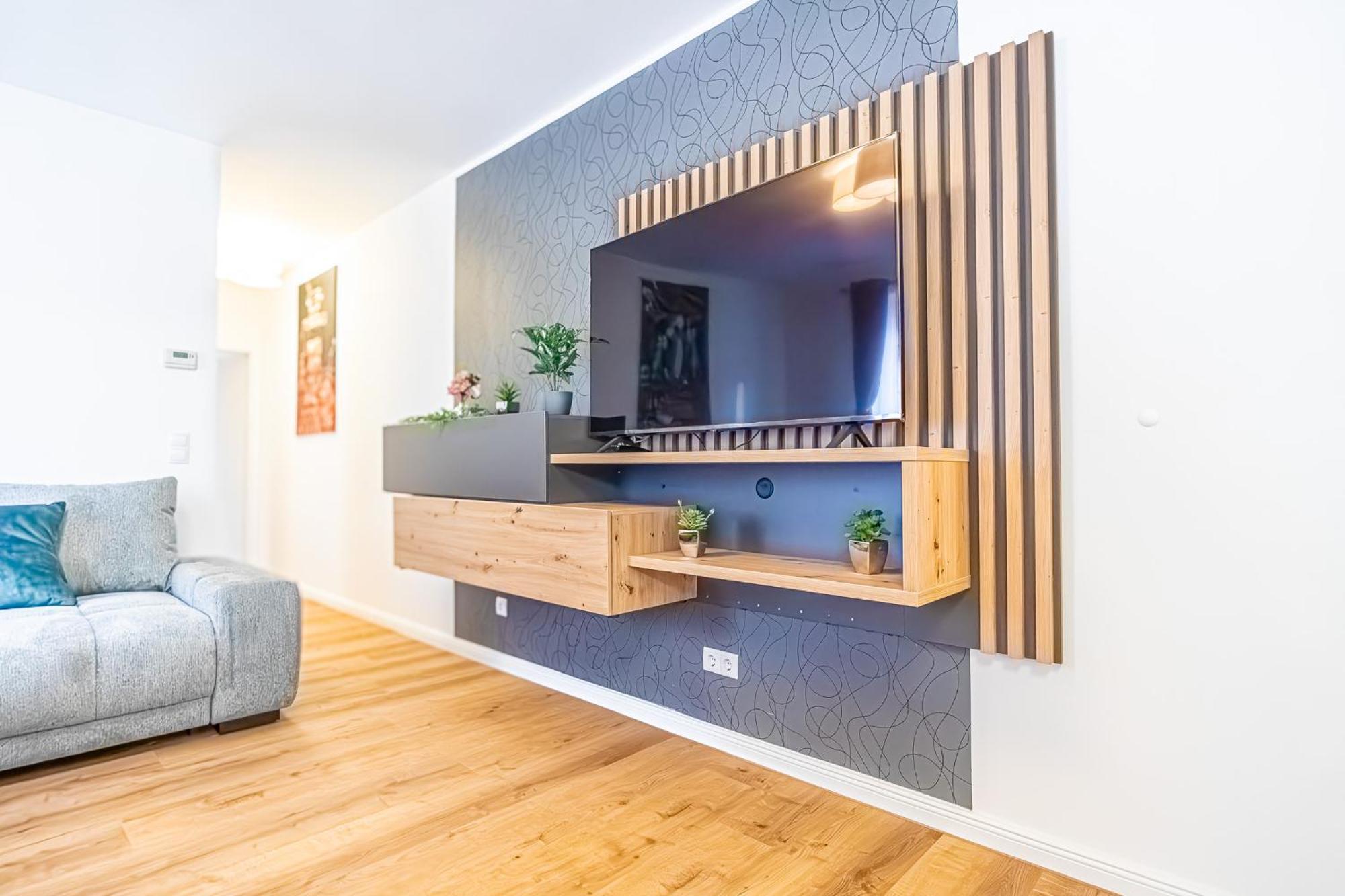 Charming 1br And 1lr Modern Design Donaustadt Apartment