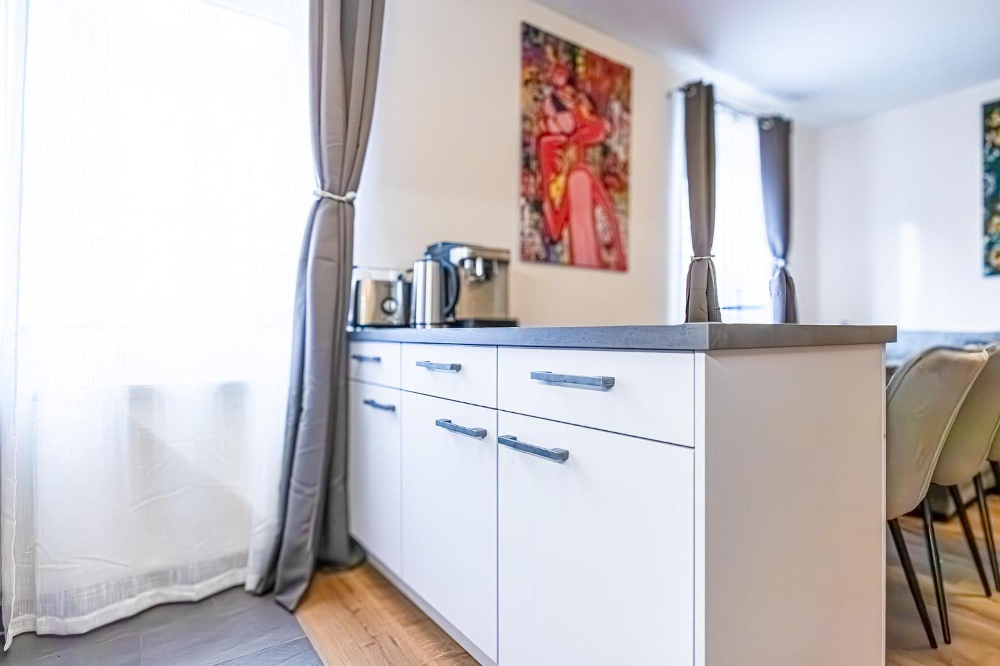 Charming 1br And 1lr Modern Design Donaustadt Apartment Vienna