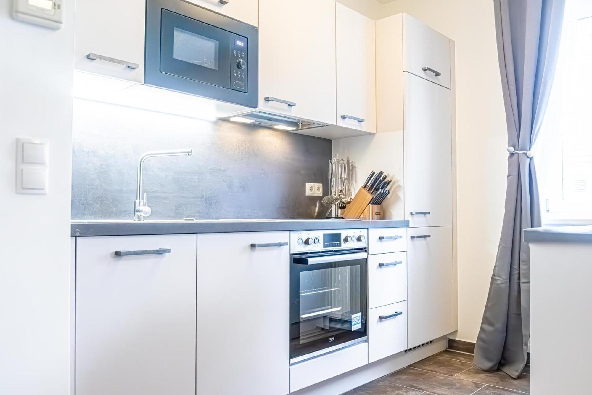 Charming 1br And 1lr Modern Design Donaustadt Apartment Vienna