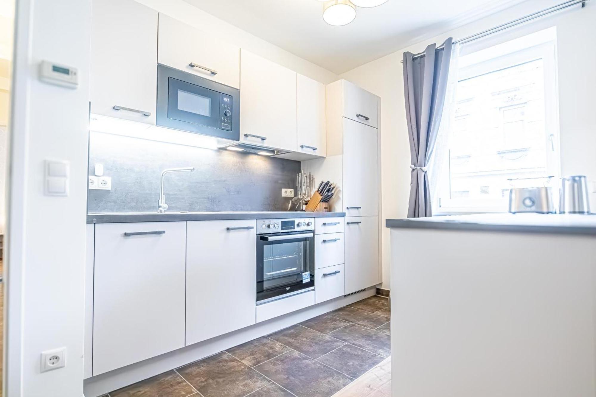 Charming 1br And 1lr Modern Design Donaustadt Vienna