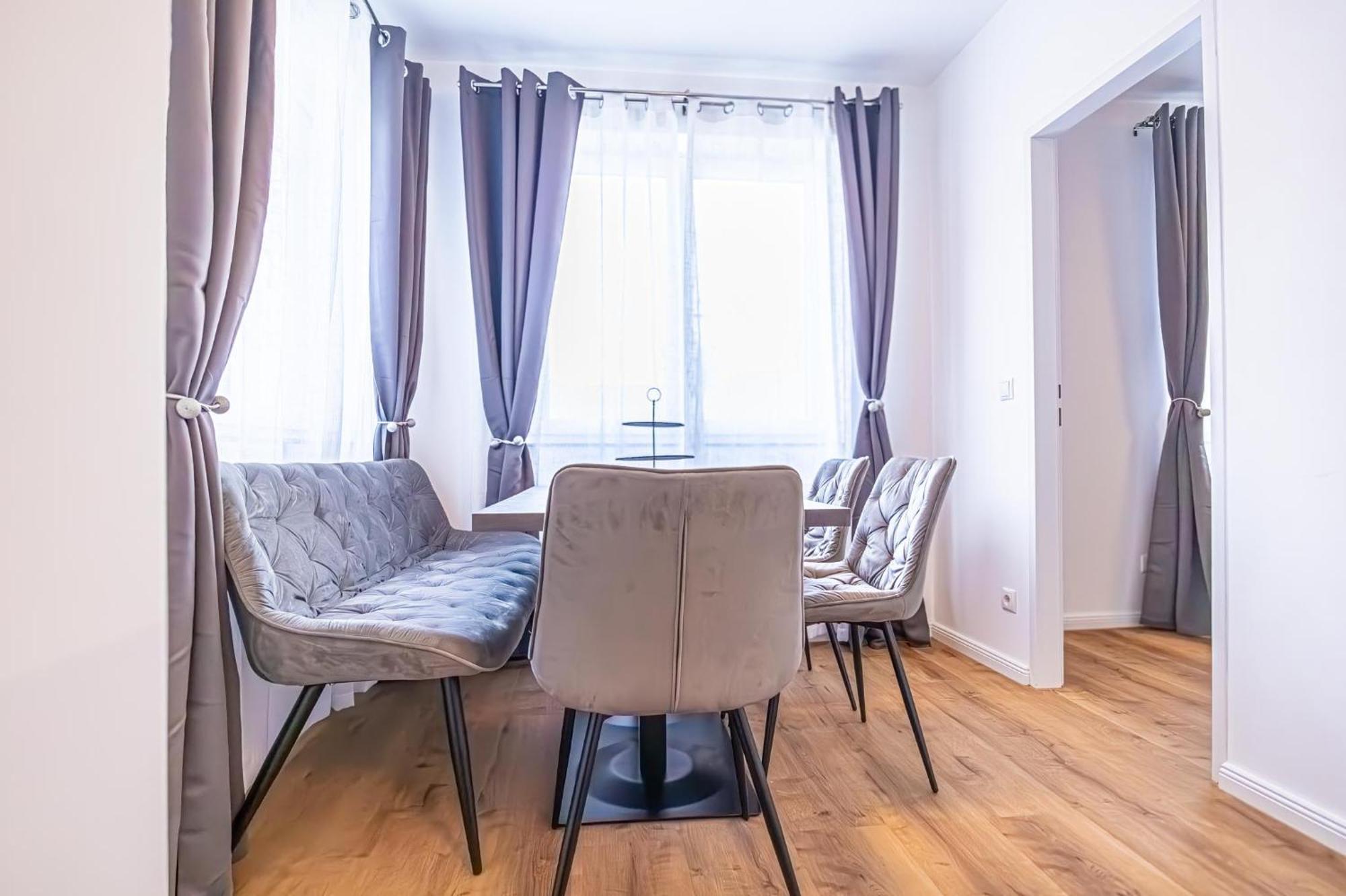 Charming 1br And 1lr Modern Design Donaustadt Apartment Vienna