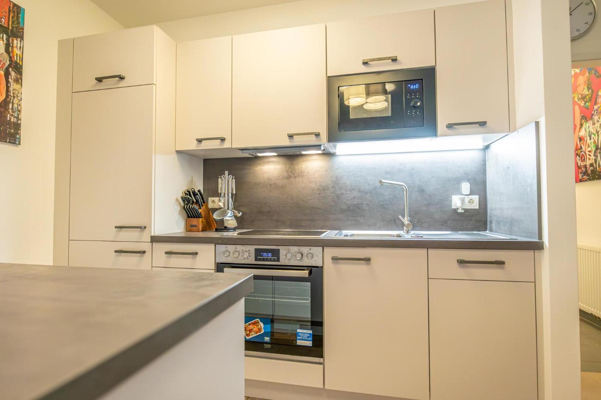 Charming 1br And 1lr Modern Design Donaustadt Apartmán *