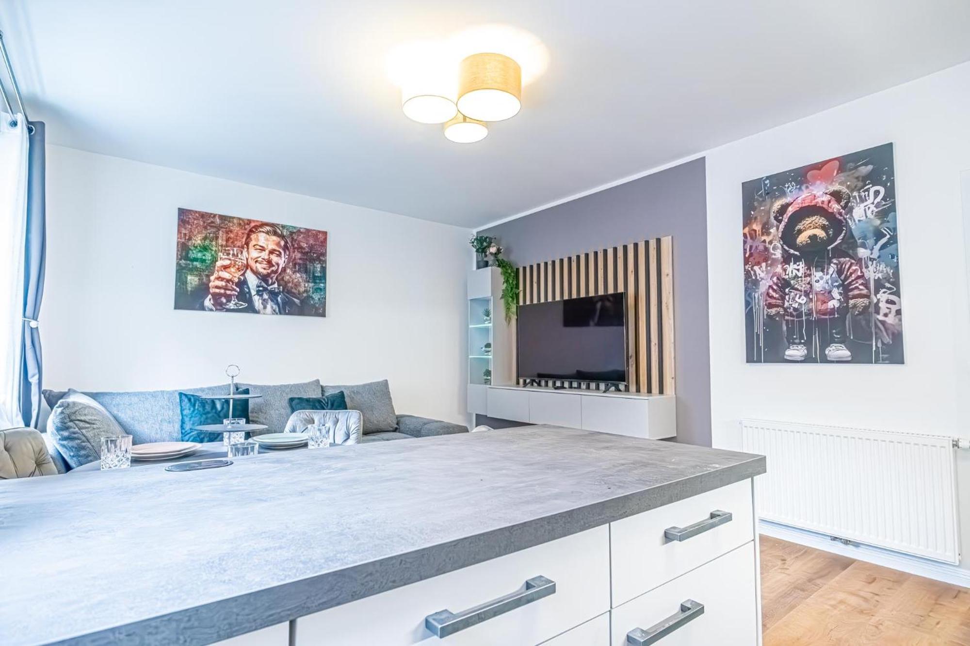 Charming 1br And 1lr Modern Design Donaustadt Apartmán *